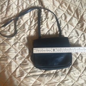 Nine West vintage leather organization excellent condition messenger bag